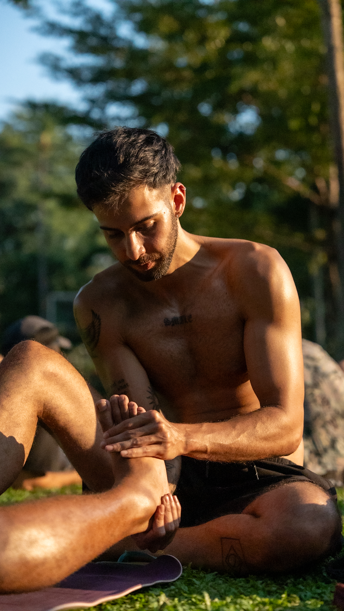 Vicji em momento meditativo durante uma sessão